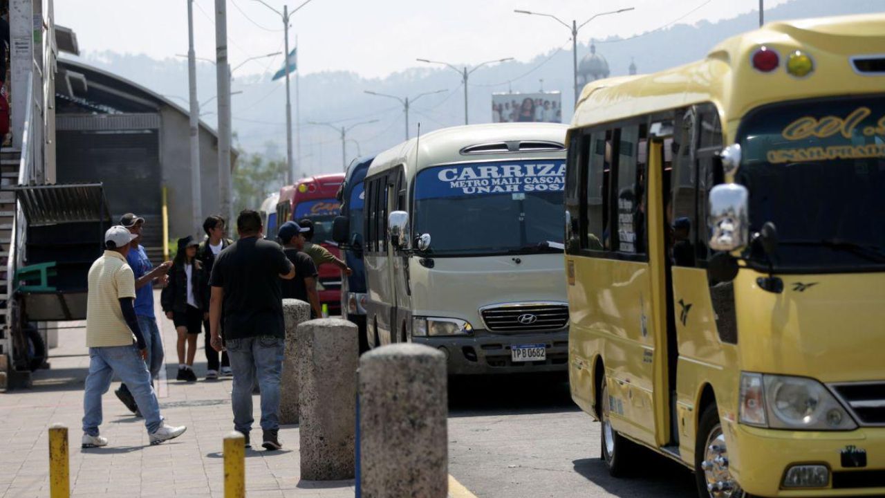 Ola de asaltos en buses: Por este motivo hay escaso control, según la Policía