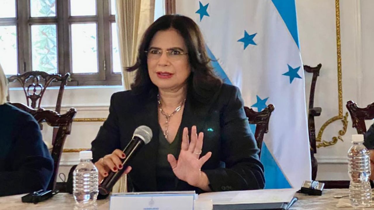 Rixi Moncada denuncia presunto intento de fraude con 'esquema de 2013 y 2017'