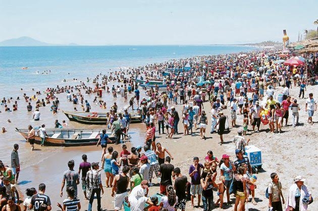Personas en una playa