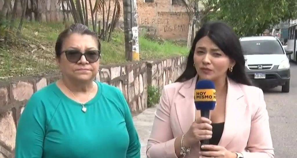 Amparo Canales junto a Sara Carranza