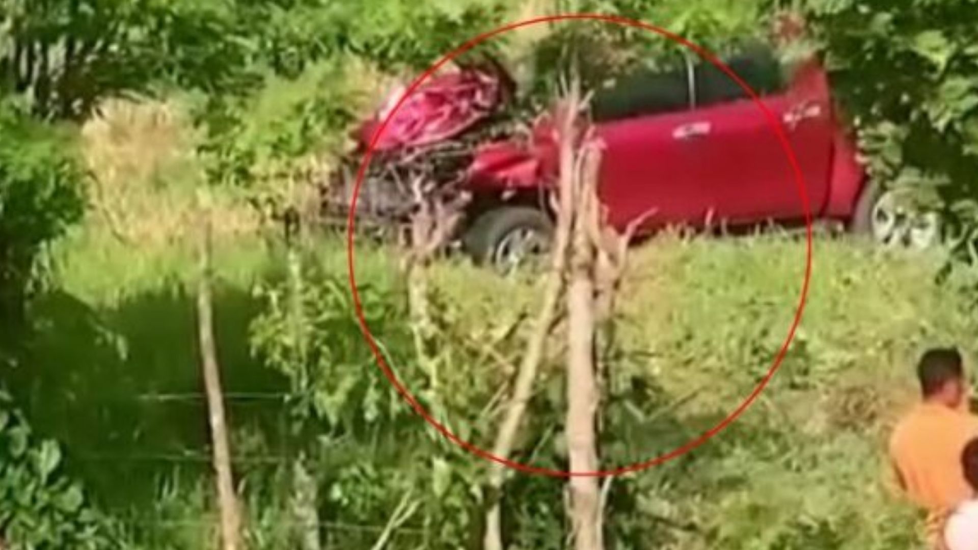 ¿Qué ocurrió antes del accidente en la CA-13 que cobró la vida de una expareja y su hijo?