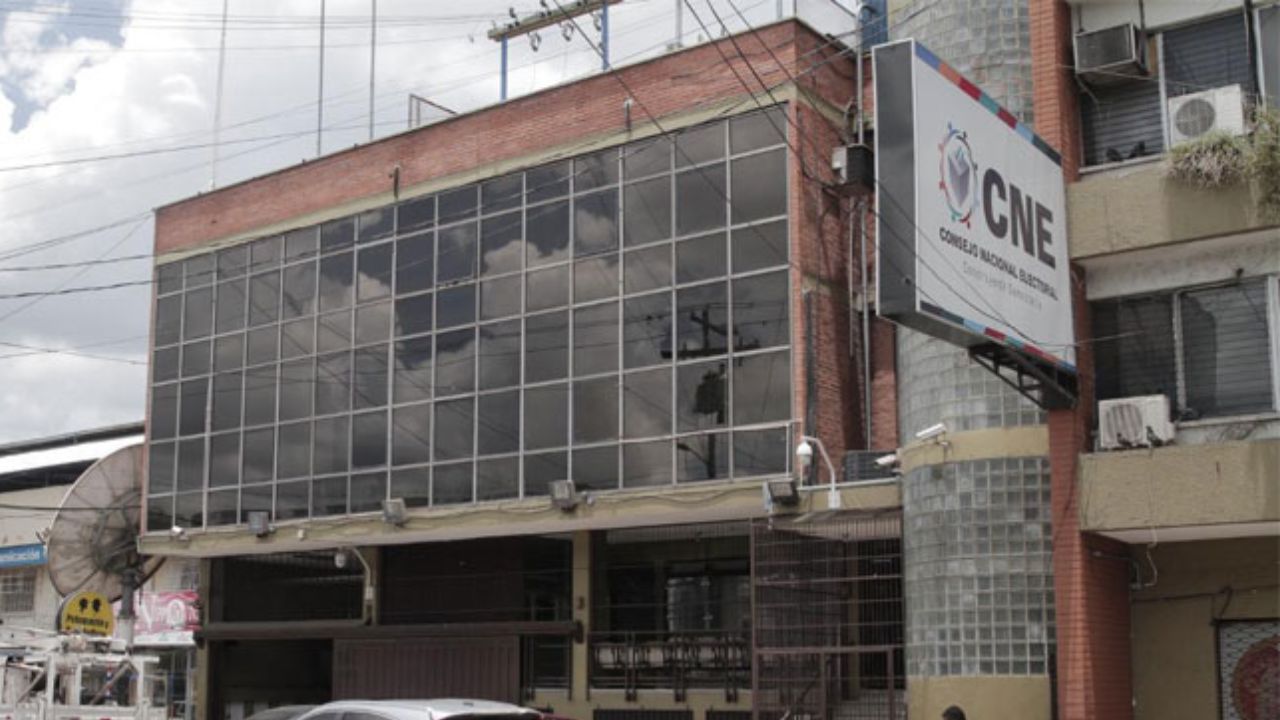 ¿Se puede nombrar suplente ante ausencia de un consejero? Esto dice miembro del CNE