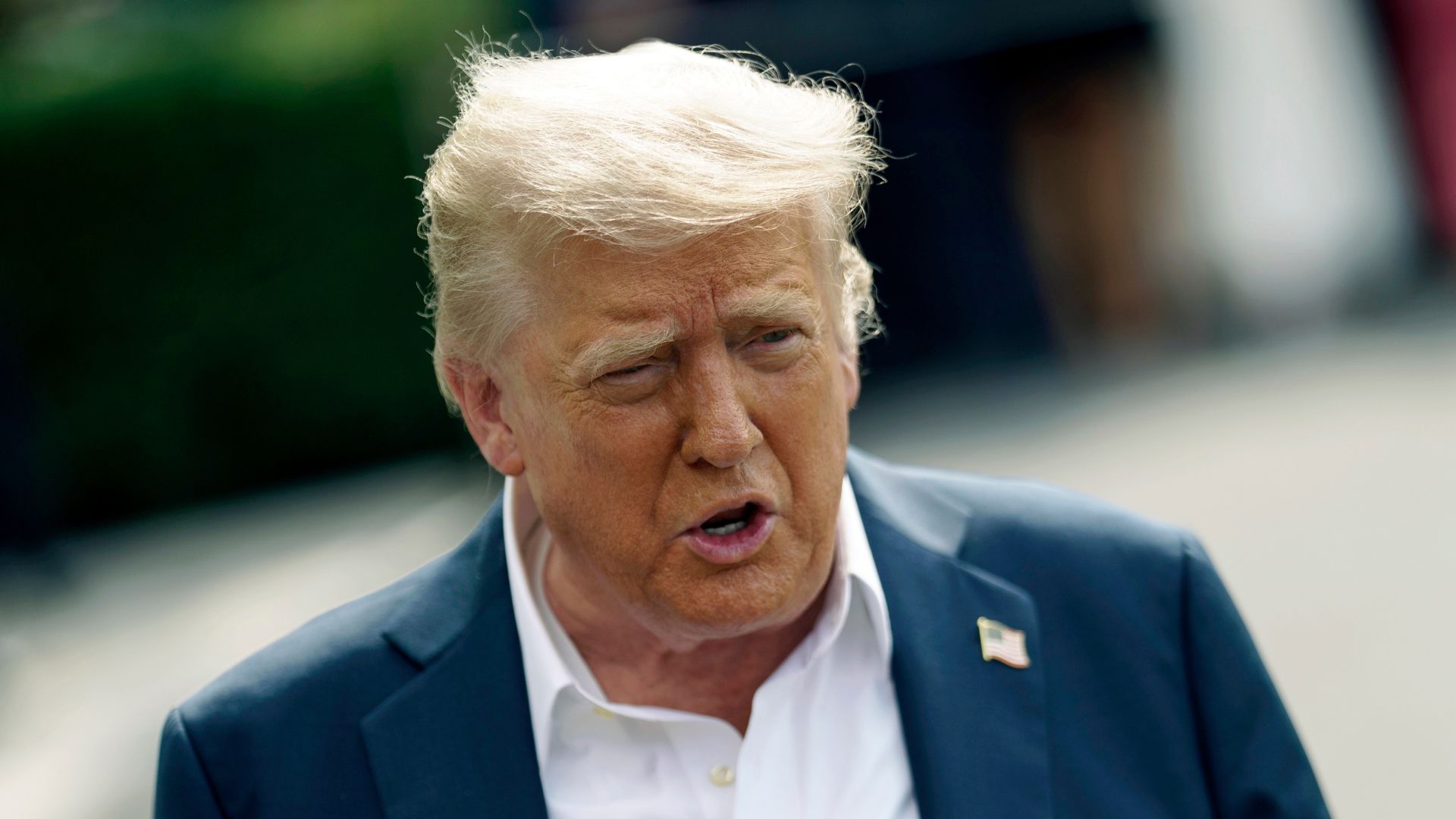 Trump anuncia nuevos aranceles del 30 % para México