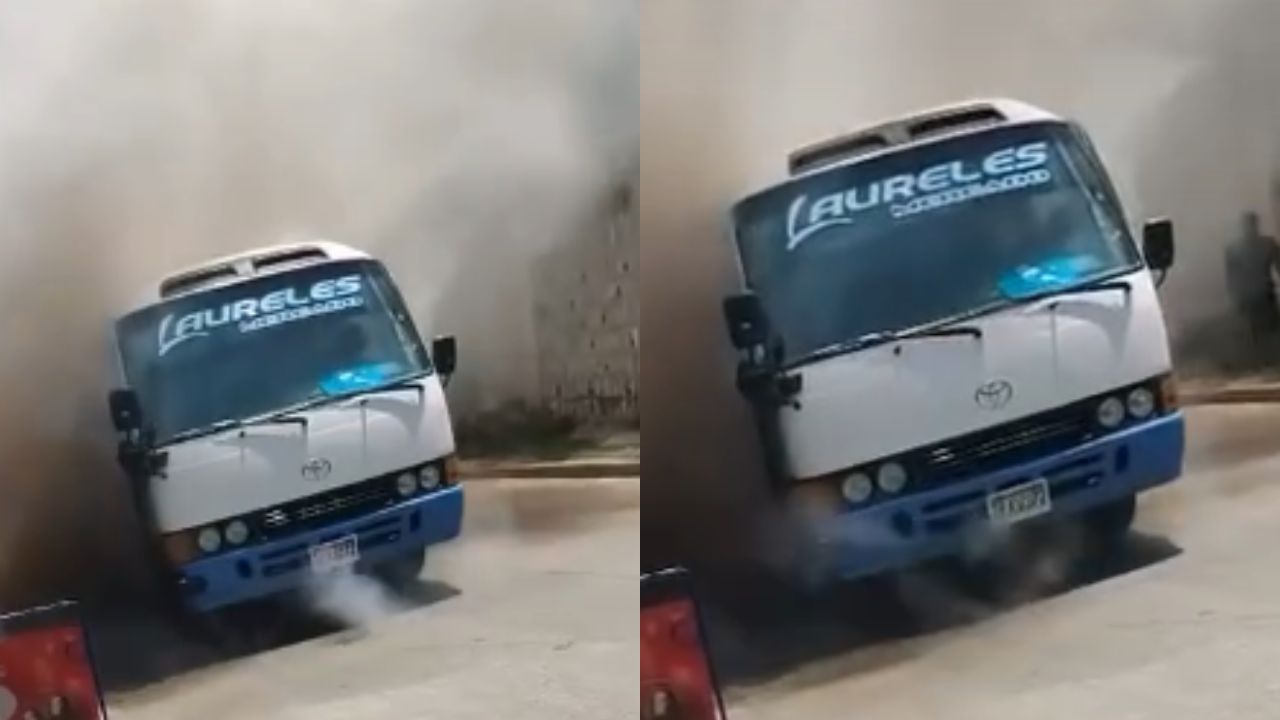 Incendio consume bus 'rapidito' en colonia Los Laureles, del Distrito Central