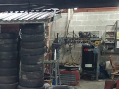 Le quitan la vida a dueño de llantera en SPS; habían querido asaltarlo hace un mes