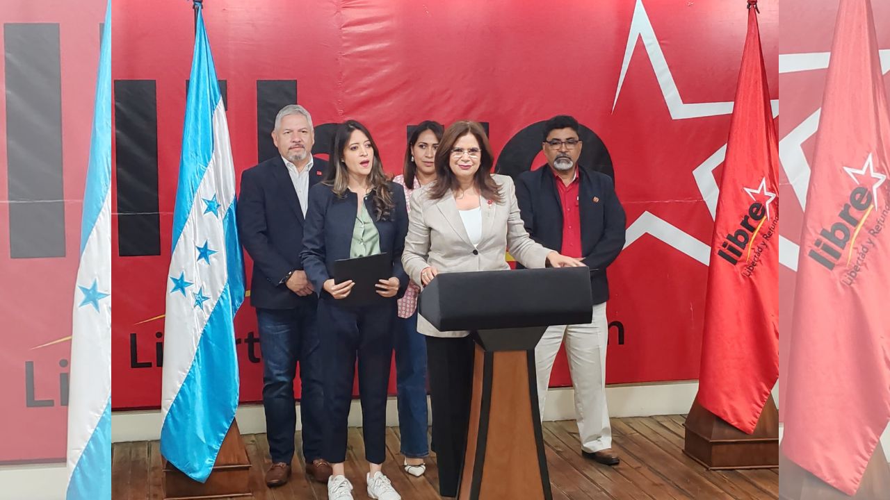 Libre confirma suspensión de Isis Cuéllar y 'renuncia' al fuero legislativo