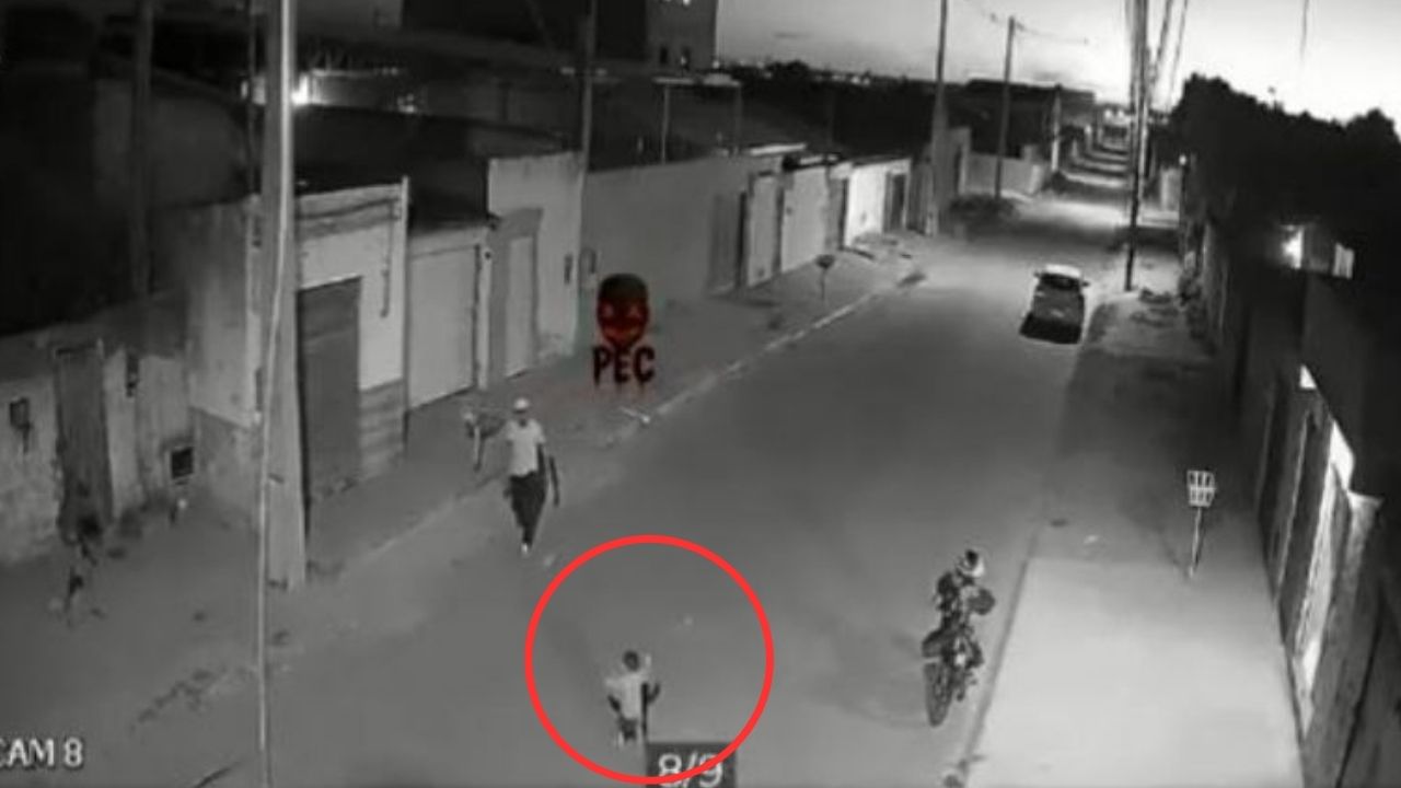 VIDEO: Tragedia en segundos, niño de un año muere arrollado frente a su padre