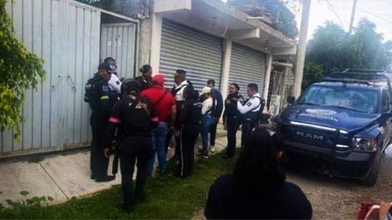 Hallan muerta a niña de 2 años  debajo de un sillón; su hermana revela abusos