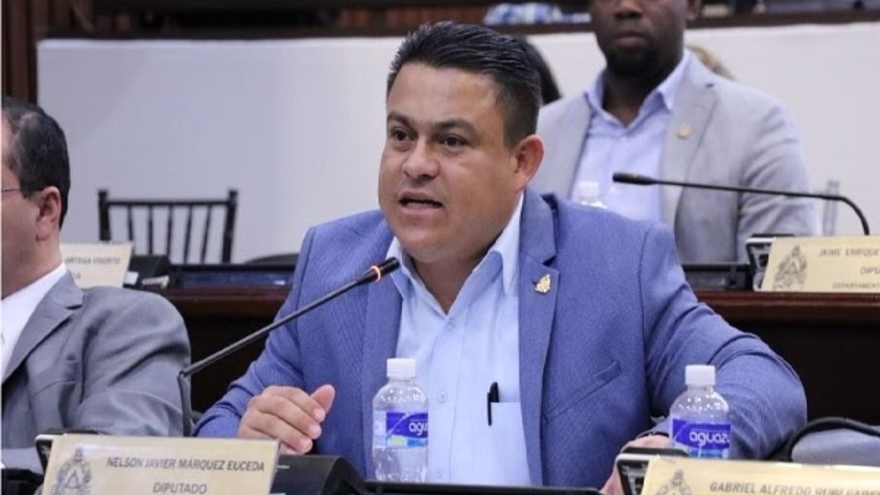 Nelson Márquez, capturado y acusado por 'robo' de L 3,000 millones en demandas