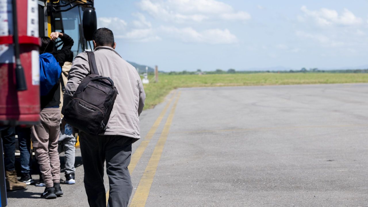¿A qué se enfrentarían migrantes que retornen a Honduras tras cancelación del TPS?