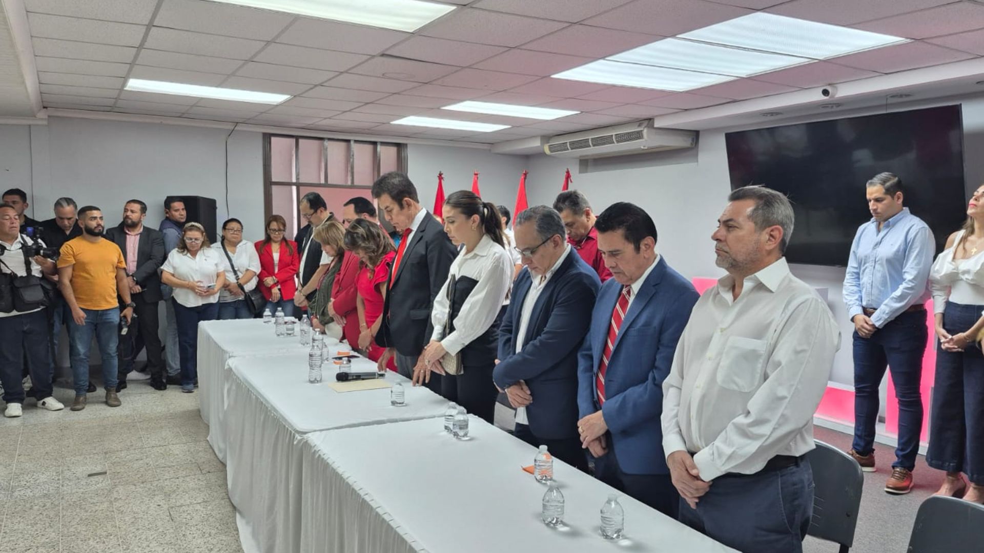 Ana Paola Hall aún no renuncia al CNE; tiene plazo hasta el lunes, advierte Nasralla