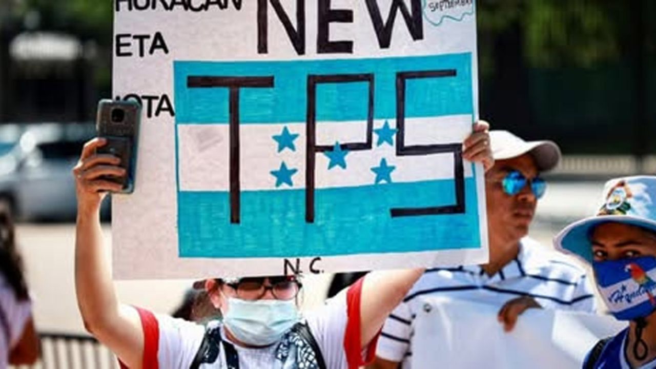 'Decepcionada' de Estados Unidos y de Honduras: migrante, tras suspensión del TPS