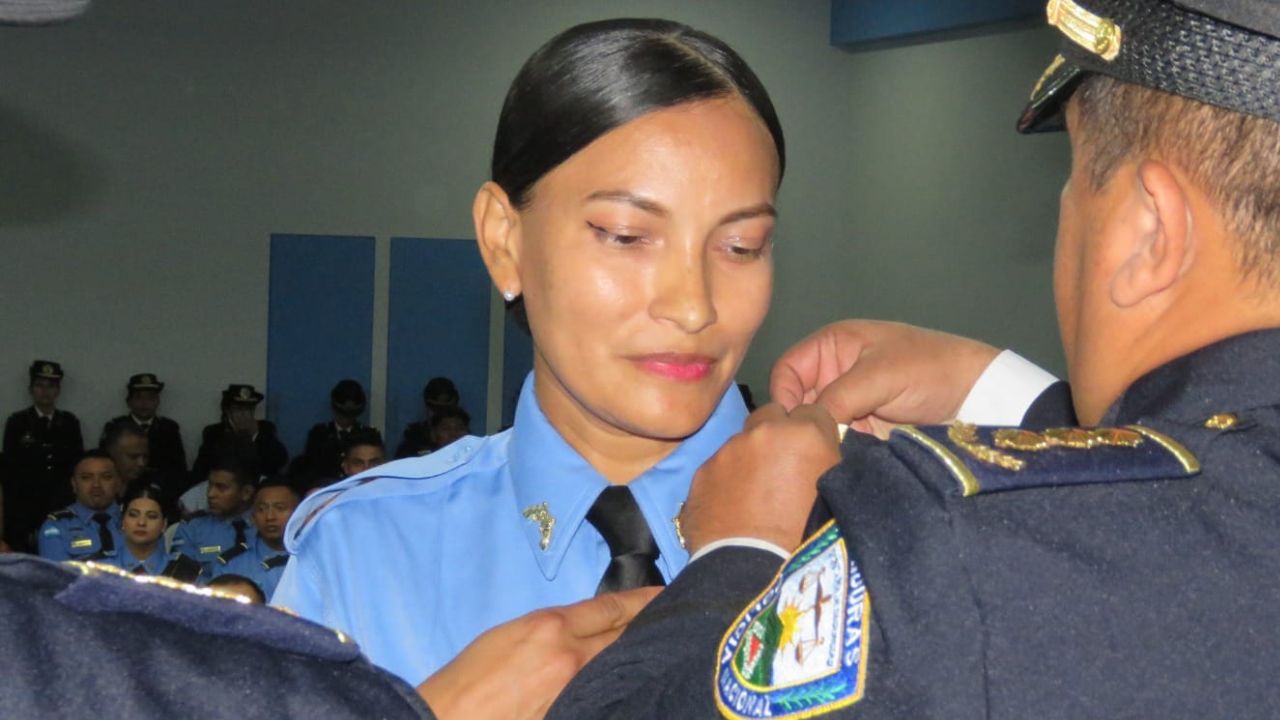 'Vuela alto, tía': Lamentan muerte violenta de agente Yuli Johana Solórzano