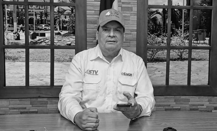 Rossell Posas viendo al frente