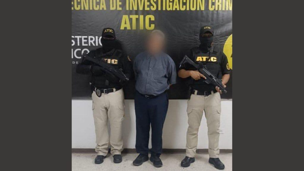 El pastor Denis Javier Erazo Cruz.