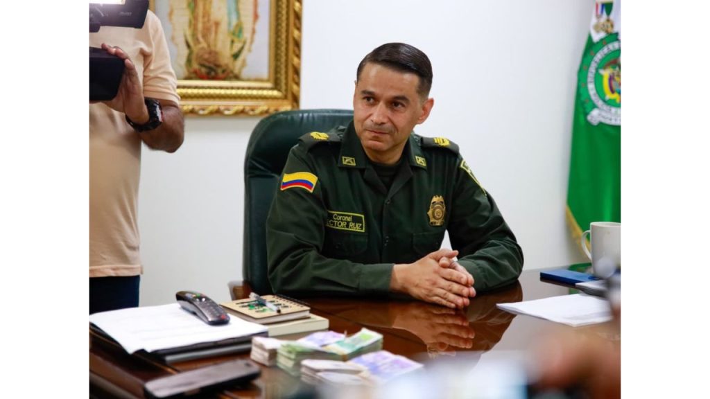 Policia devolucion dinero