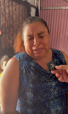 Una foto de la mujer