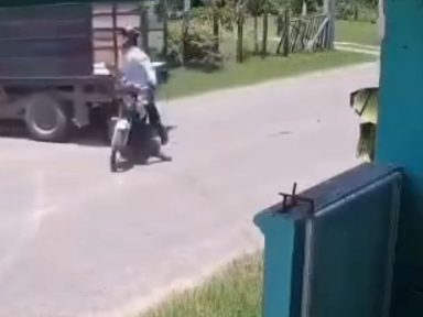 'Es don Leonardo': motociclista muere al chocar con auto; video causa impacto en Lempira
