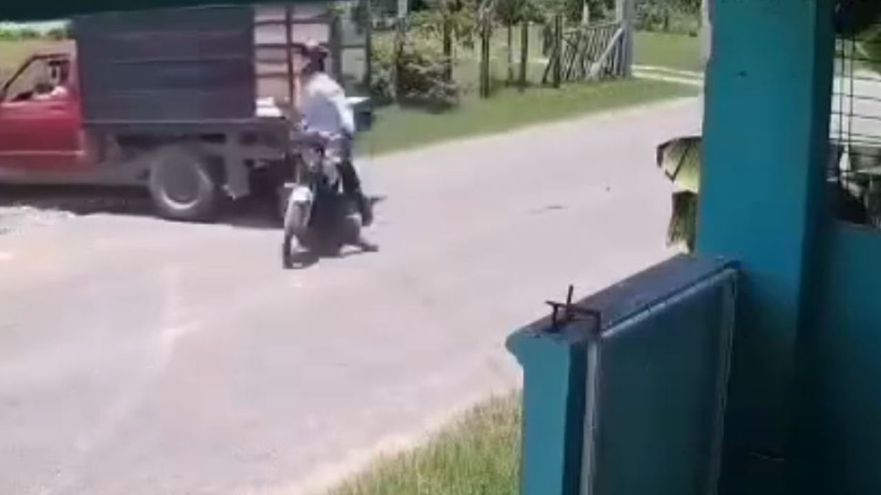 'Es don Leonardo': motociclista muere al chocar con auto; video causa impacto en Lempira