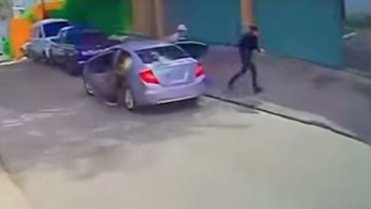VIDEO: Hombres entran a vivienda durante cierre de portón eléctrico en Tegucigalpa