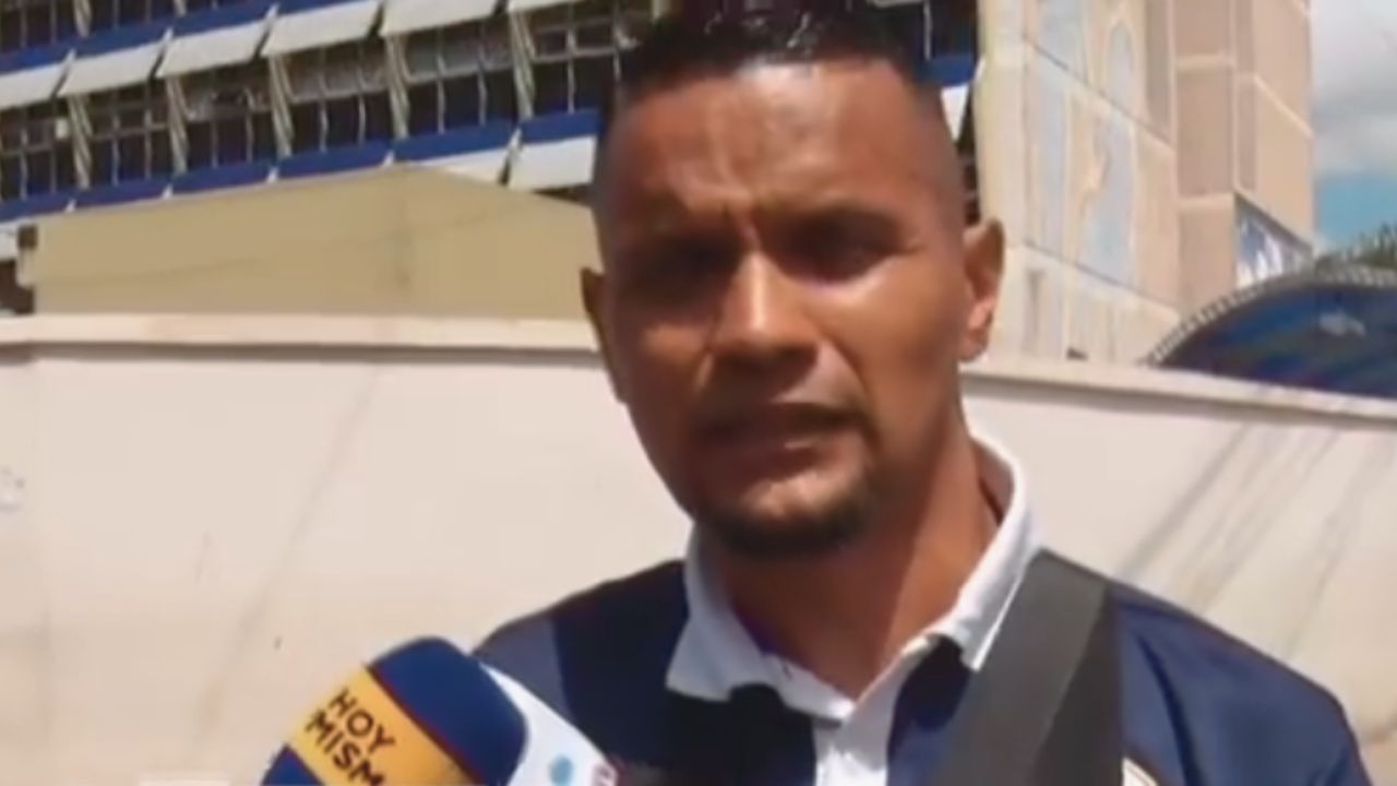 'El Barbero del Hospital': Joven con discapacidad regala cortes y desayunos en el HE