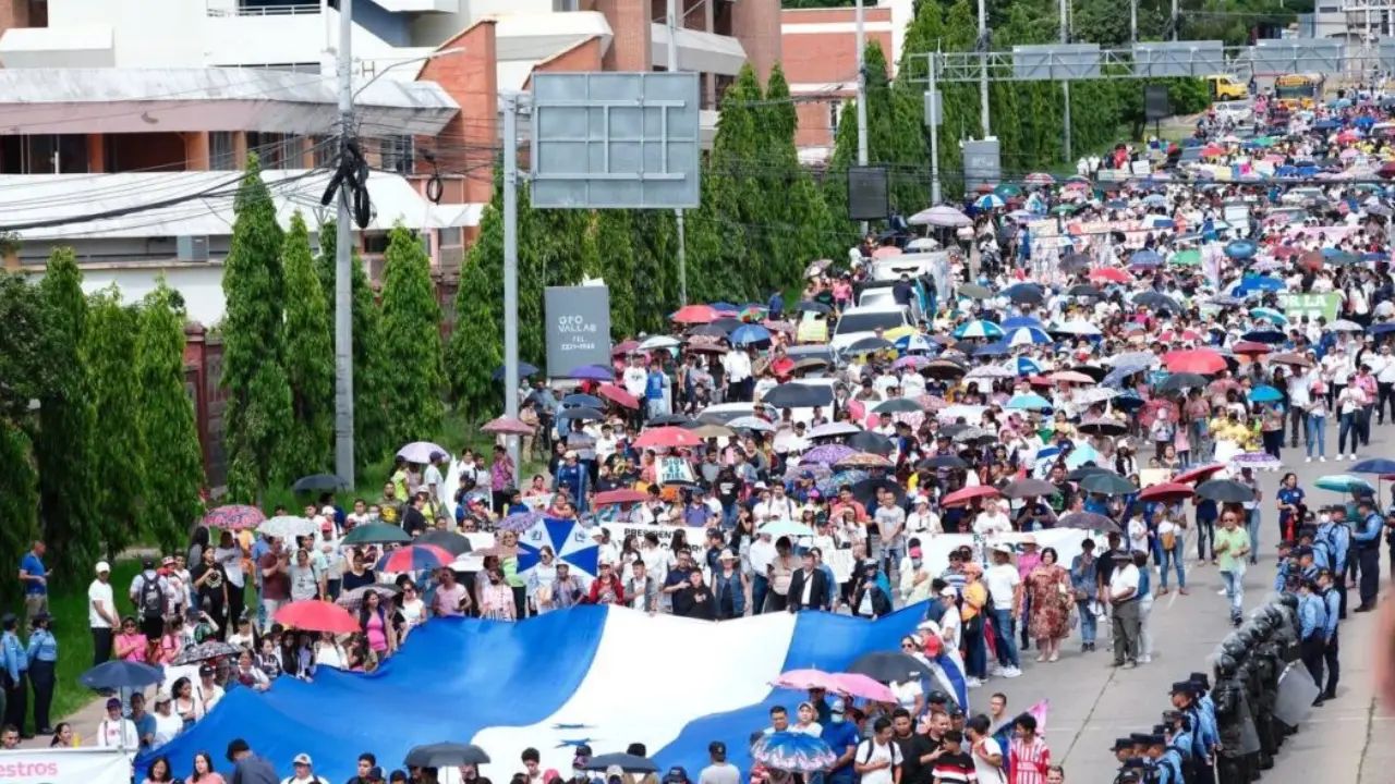 Imagen de Sociedad civil respalda a iglesias previo a caminata de oración en Honduras