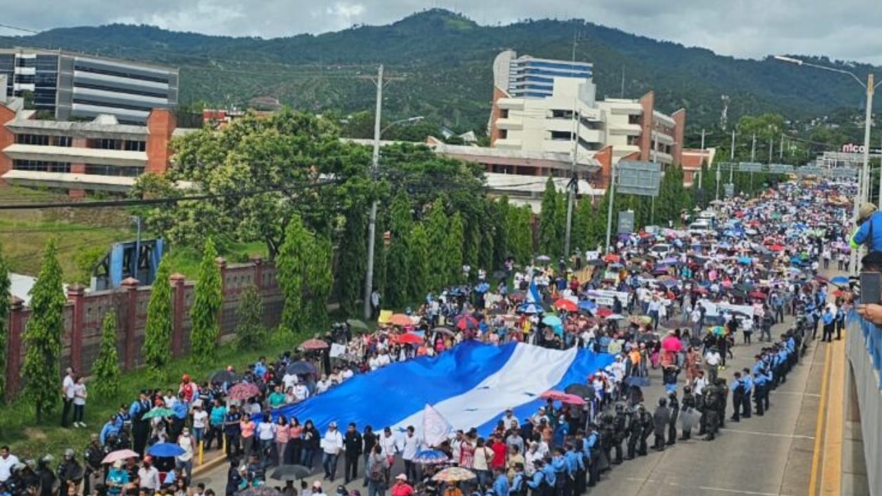 ¿Dónde habrá cierre de calles por caminata de las iglesias este sábado?