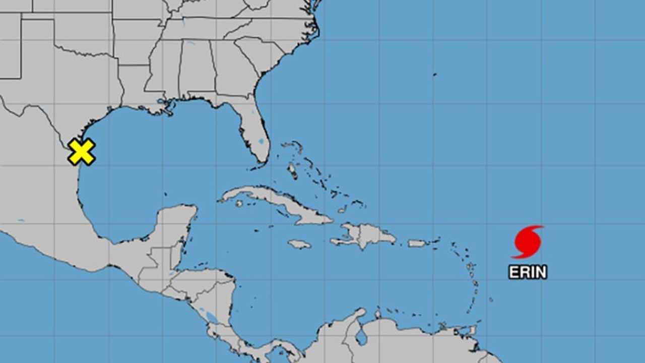 Erin pasa de categoría 5 a 4, pero su fuerza sigue siendo 'formidable'