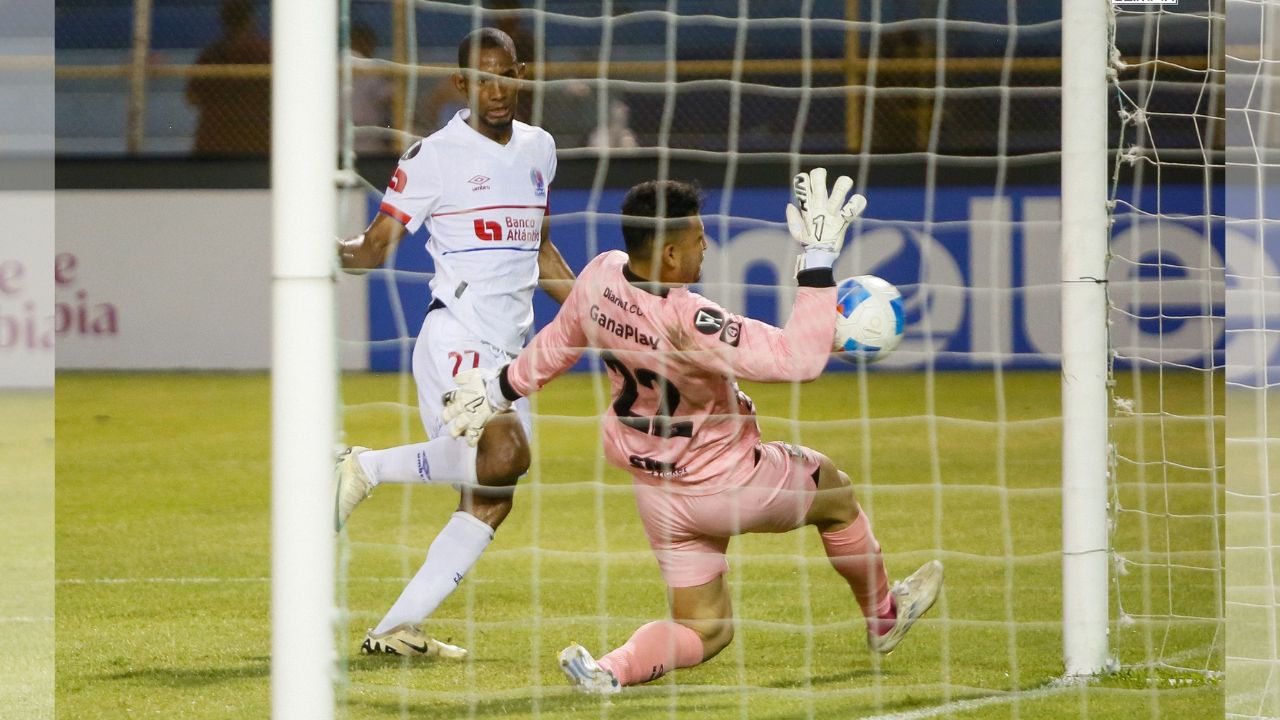 Olimpia empata con Águila en Copa Centroamericana y definirá boleto ante Xelajú