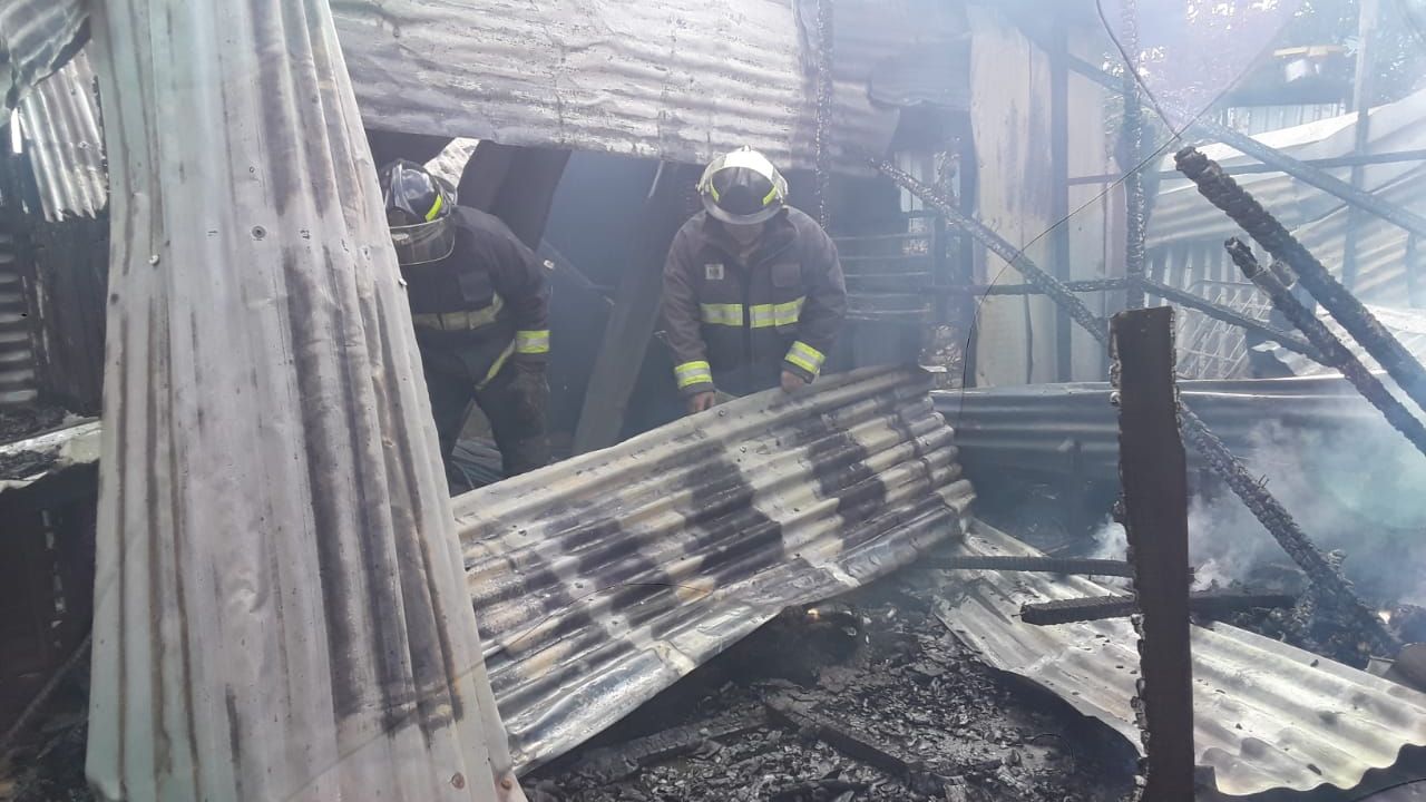 Hombre muere carbonizado durante incendio en colonia Santa Clara