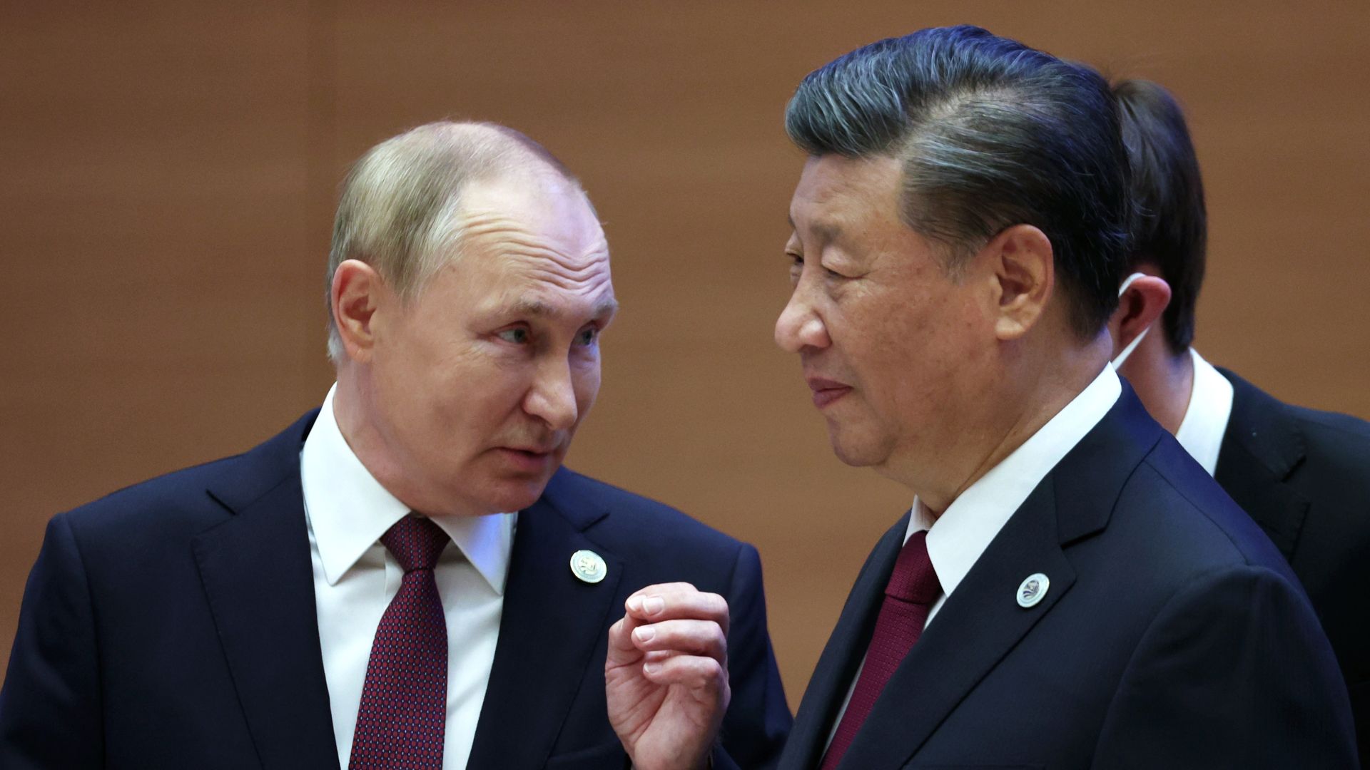 Putin viaja a China en busca de apoyo militar y económico ante las presiones de Trump