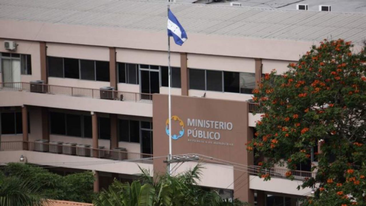 ¿Cuáles son los pasos y requisitos para ser fiscal del Ministerio Público en Honduras?