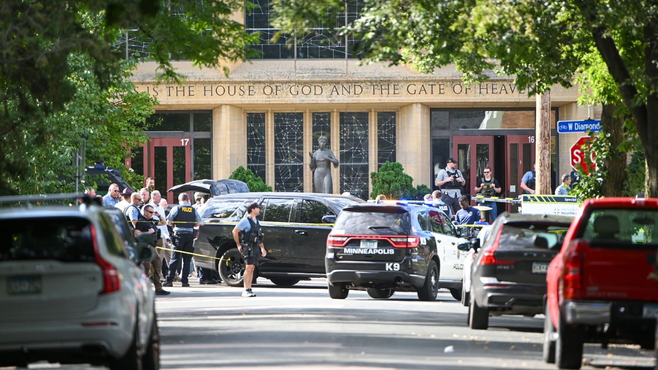 Dos niños muertos y al menos 17 heridos deja tiroteo en escuela de Minneapolis