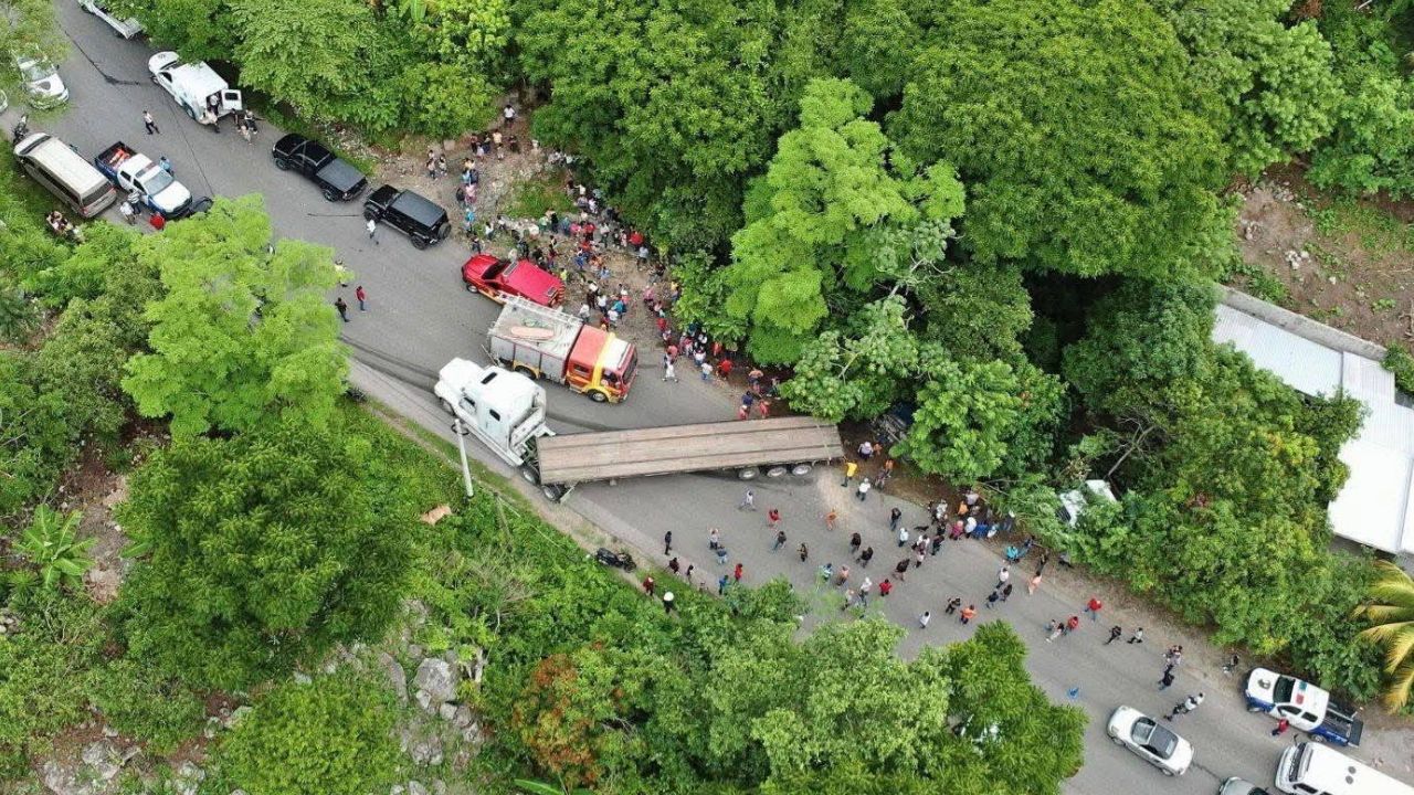 Triple colisión en Copán: imágenes y video muestran la magnitud del accidente vial