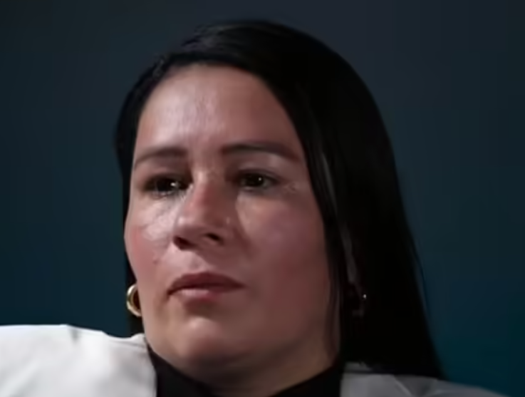 Una foto de la mujer