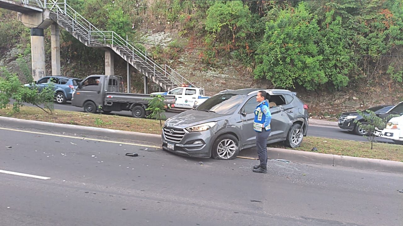 Sale a la luz vídeo de accidente de tránsito en bulevar Fuerzas Armadas