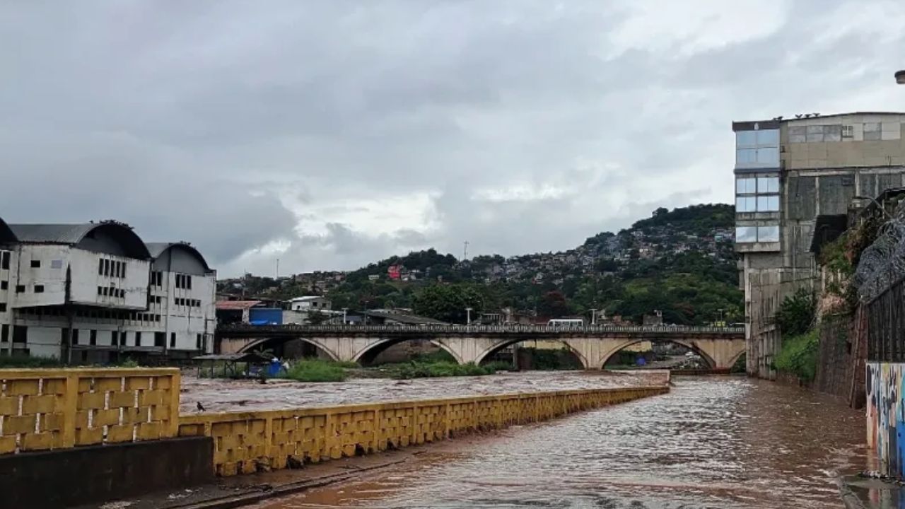 Emiten alerta verde en la capital ante lluvias en Feriado Morazánico