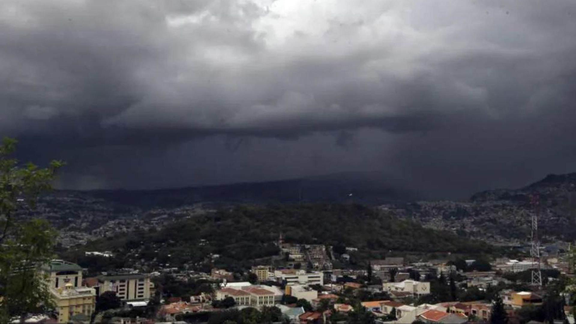 Vaguada traerá lluvias y tormentas eléctricas este sábado en varias zonas de Honduras
