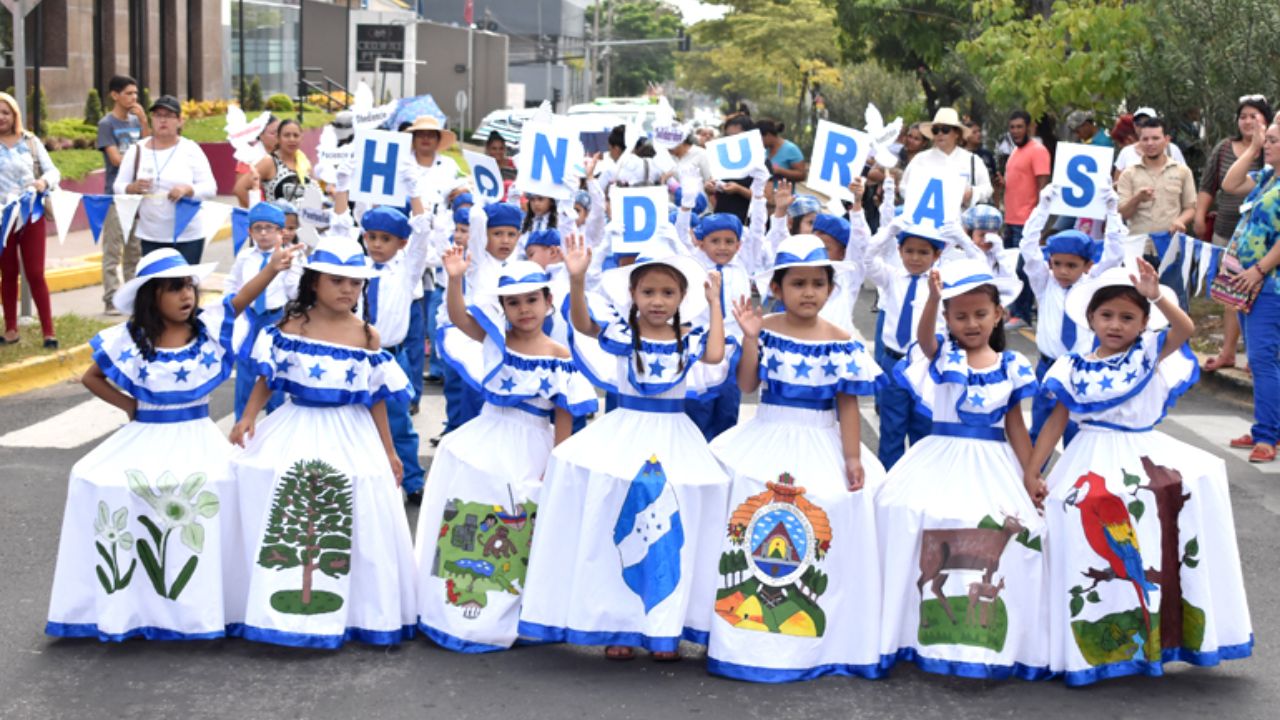 ¿Habrá cambios en fechas y horarios en desfiles en Colón? Esto informó Esponda