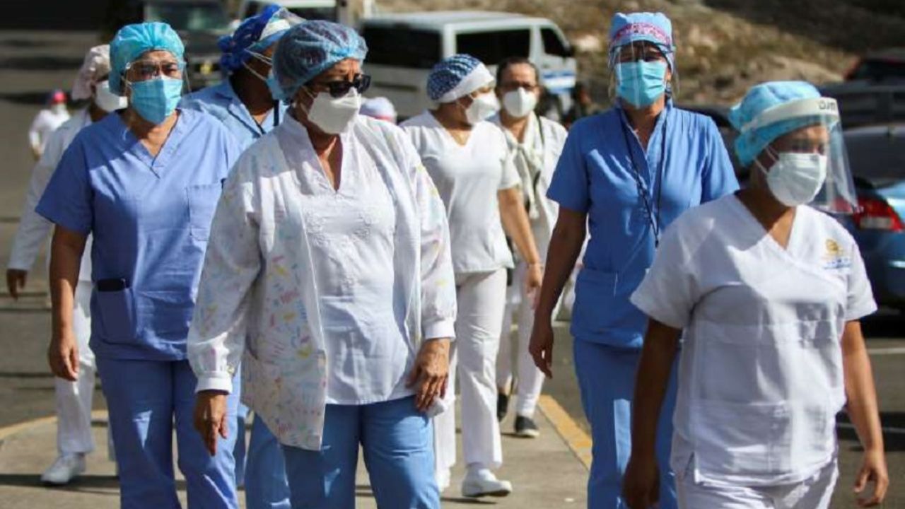 ¡Humo blanco! Sesal y enfermeras auxiliares llegan a un acuerdo tras 22 días de paro