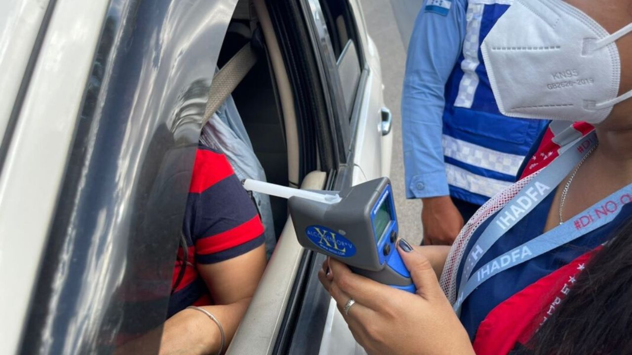 Feriado Morazánico: Autoridades continúan aplicando pruebas de alcoholemia