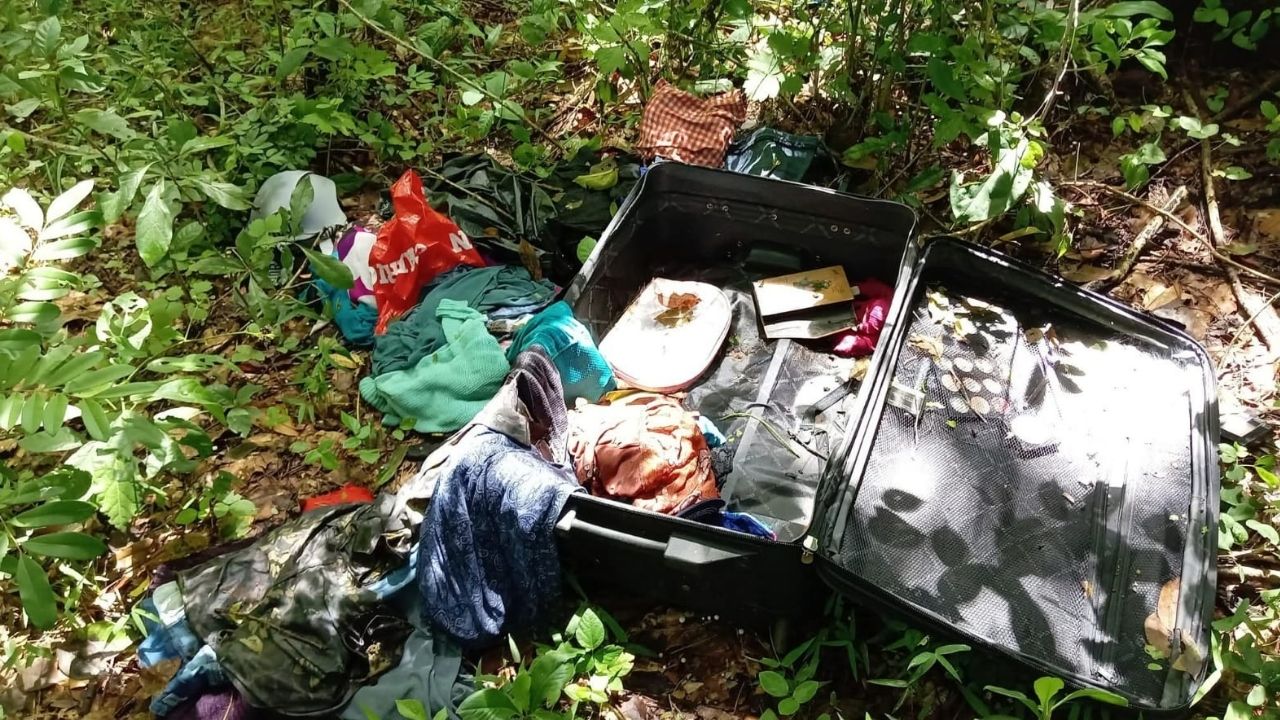 Hallan cadáver de mujer junto a una maleta y un documento de identidad