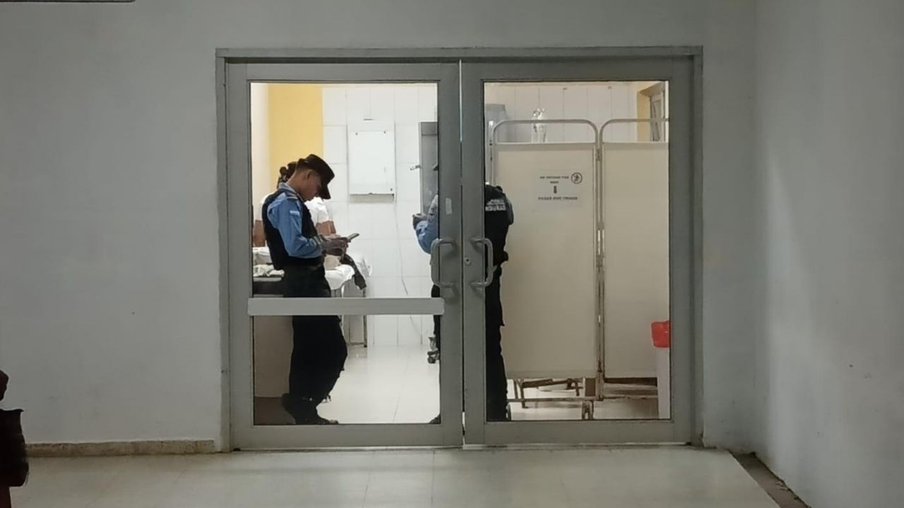 En estado grave el hondureño que mató a su esposa y al abuelo de ella, e hirió a la abuela