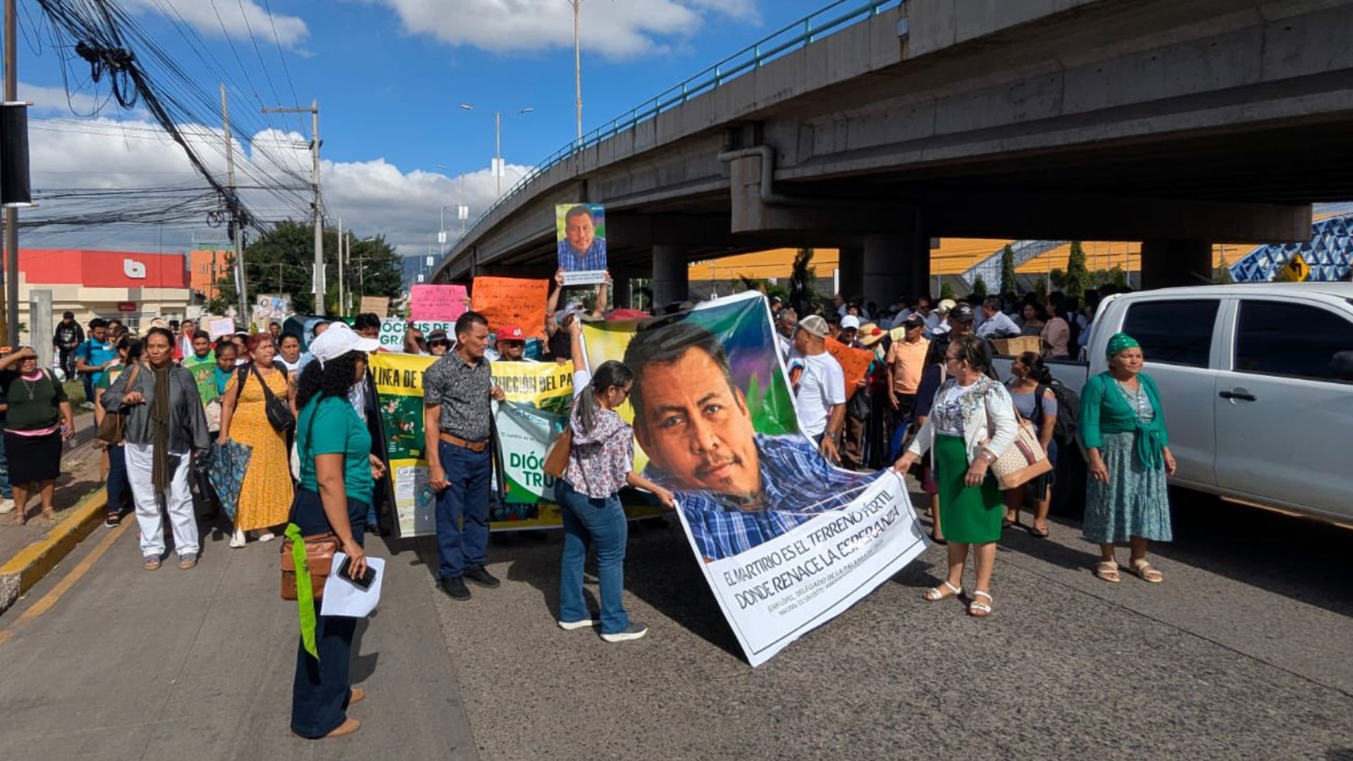 'Ofrendó su vida': Iglesia Católica exige justicia por Juan López con peregrinación y eucaristía