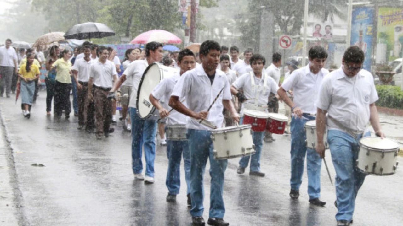 ¿Habrá lluvias este Día de la Independencia durante los desfiles patrios?