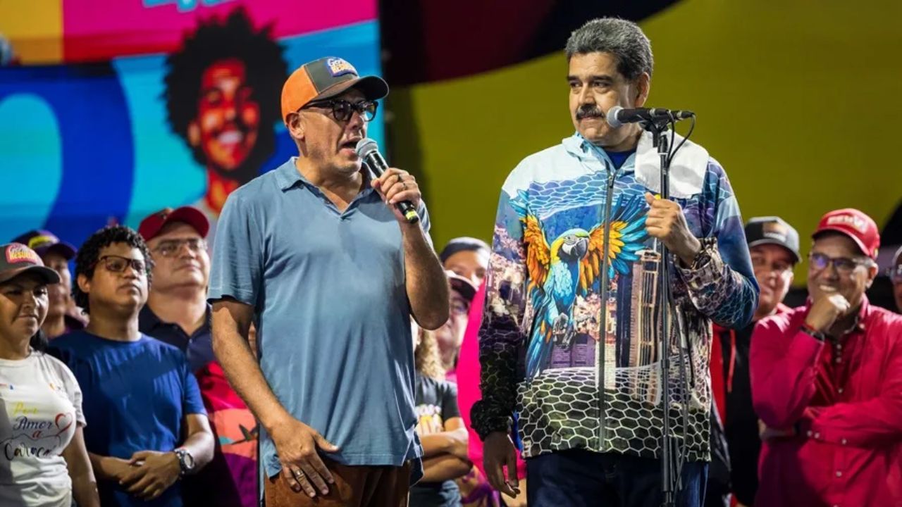 Maduro tiene 'listo' el decreto de conmoción exterior, según jefe de Parlamento