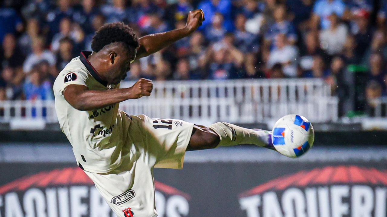 Imagen de Alajuelense remonta a Motagua y pasa a las 'semis' de la Copa Centroamericana
