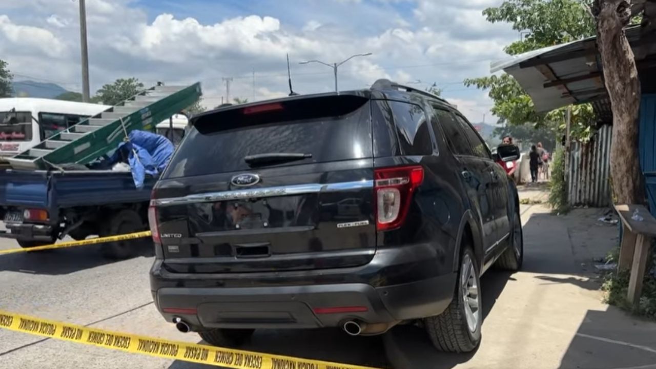 ¿Qué le pasó a la mujer que quedó muerta en una camioneta? Esto se sabe