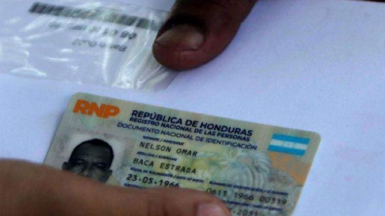 Liberales alertan uso político de DNI en consulados; gobierno lo descarta