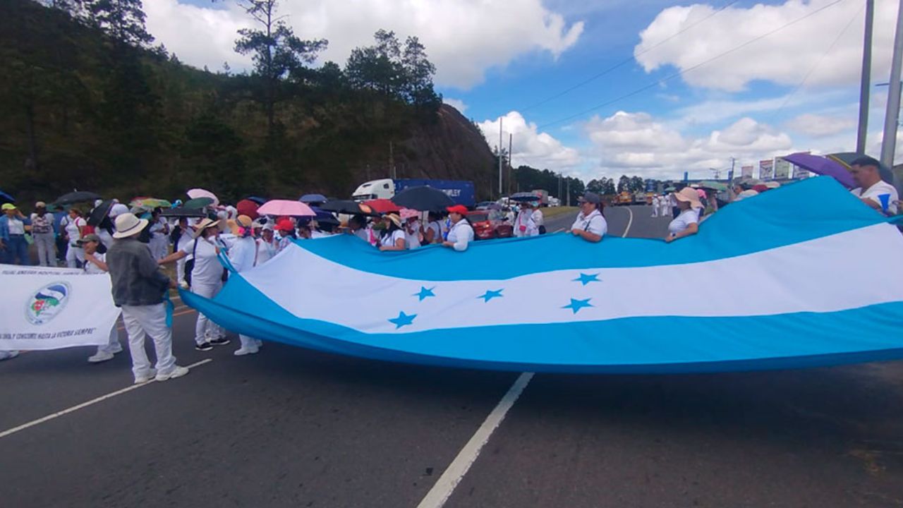 Sesal convoca a ANEEAH a nueva reunión; Colegio Médico anuncia acciones